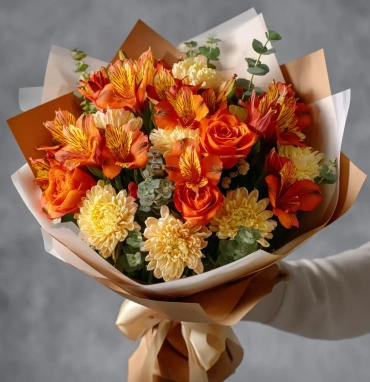 Букет с альстромериями «Тропический акцент»