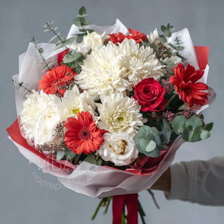 Букет с хризантемами &laquo;Праздничное сияние&raquo;