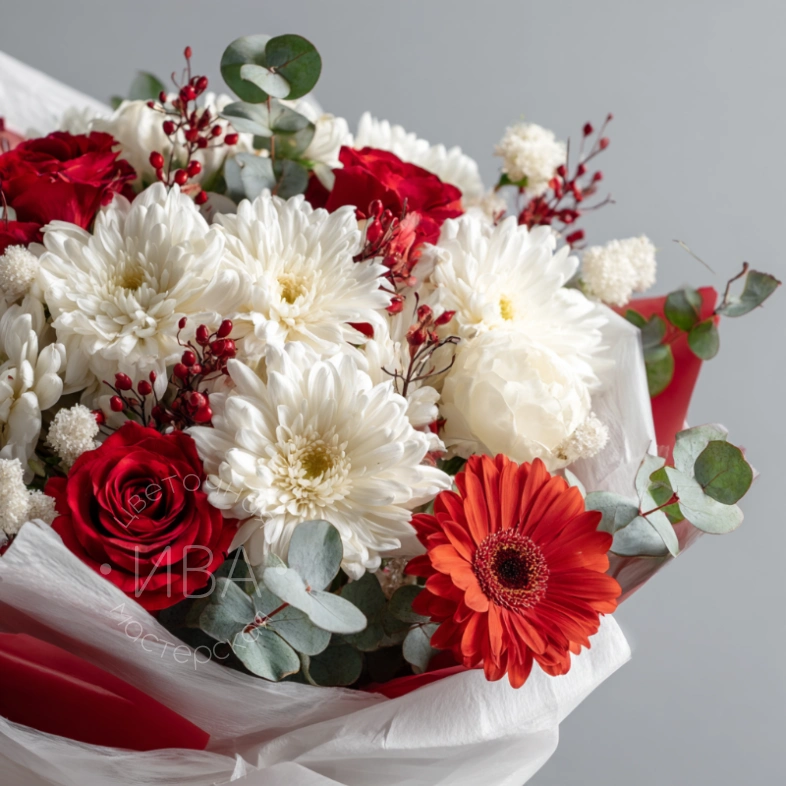 Букет с хризантемами &laquo;Праздничное сияние&raquo;