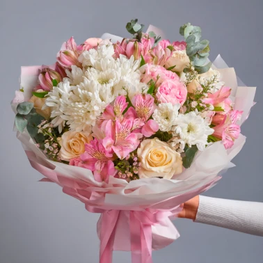 Букет с хризантемами «Светлый выбор»