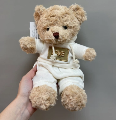 Мишка в костюме 