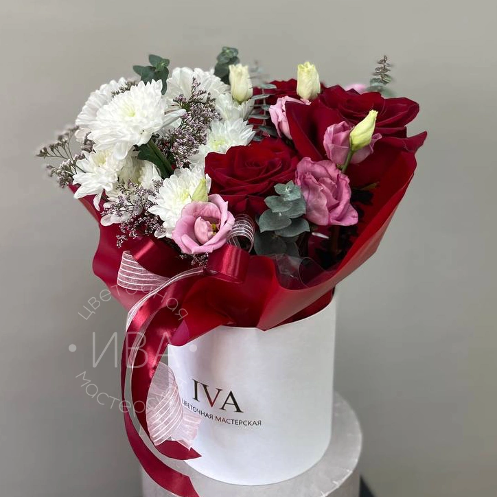 Коробка с хризантемой и розой 