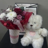 Мишка с хризантемой, розой и эустомой 0