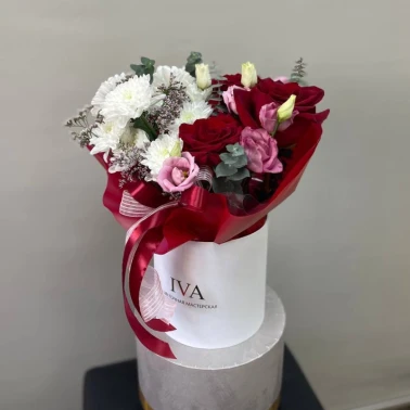 Коробка с розой, эустомой